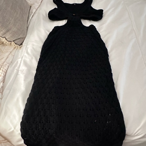 Lulus Dresses & Skirts - Lulu's Black Textured Sleeveless Cutout Dress